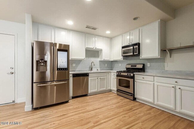 Foto del edificio - 3447 E Lance Ln