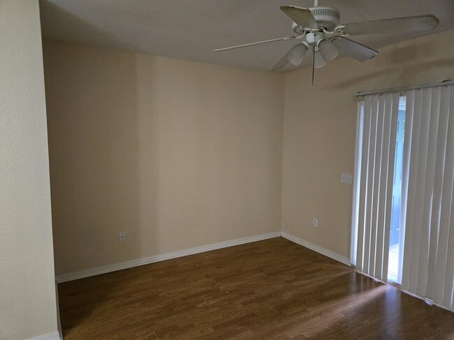 Family room - 4206 Plantation Cove Dr