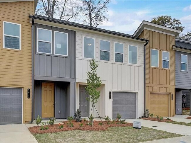Foto del edificio - 3 Bedroom Townhome in Atlanta