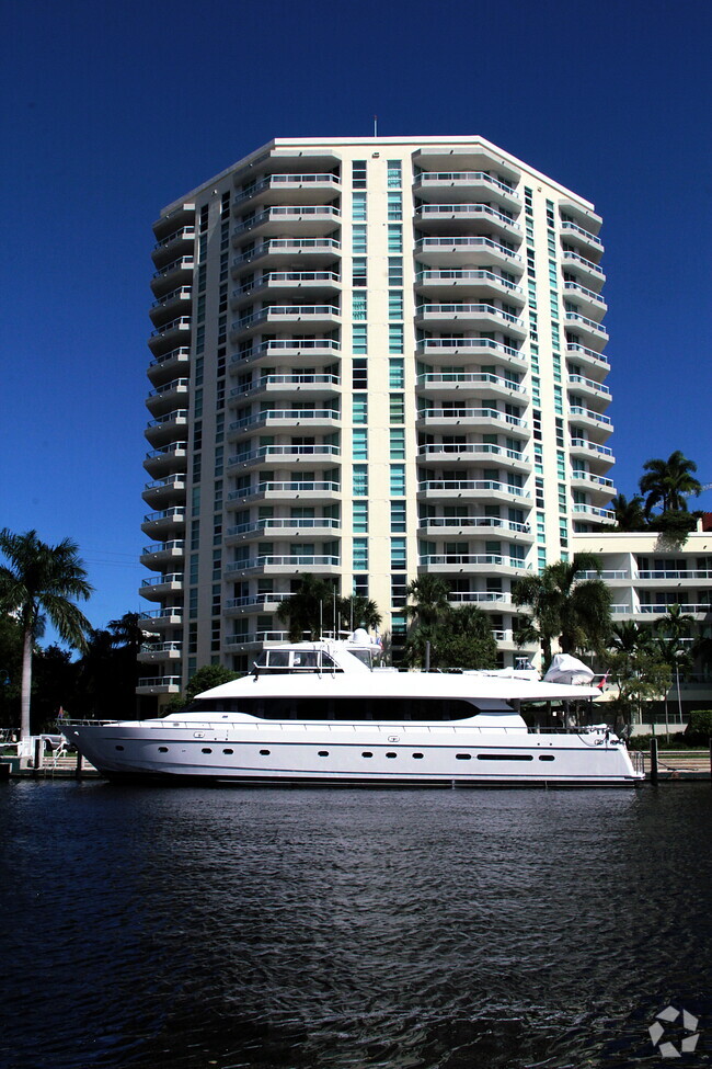 Building Photo - Esplanade on the New River