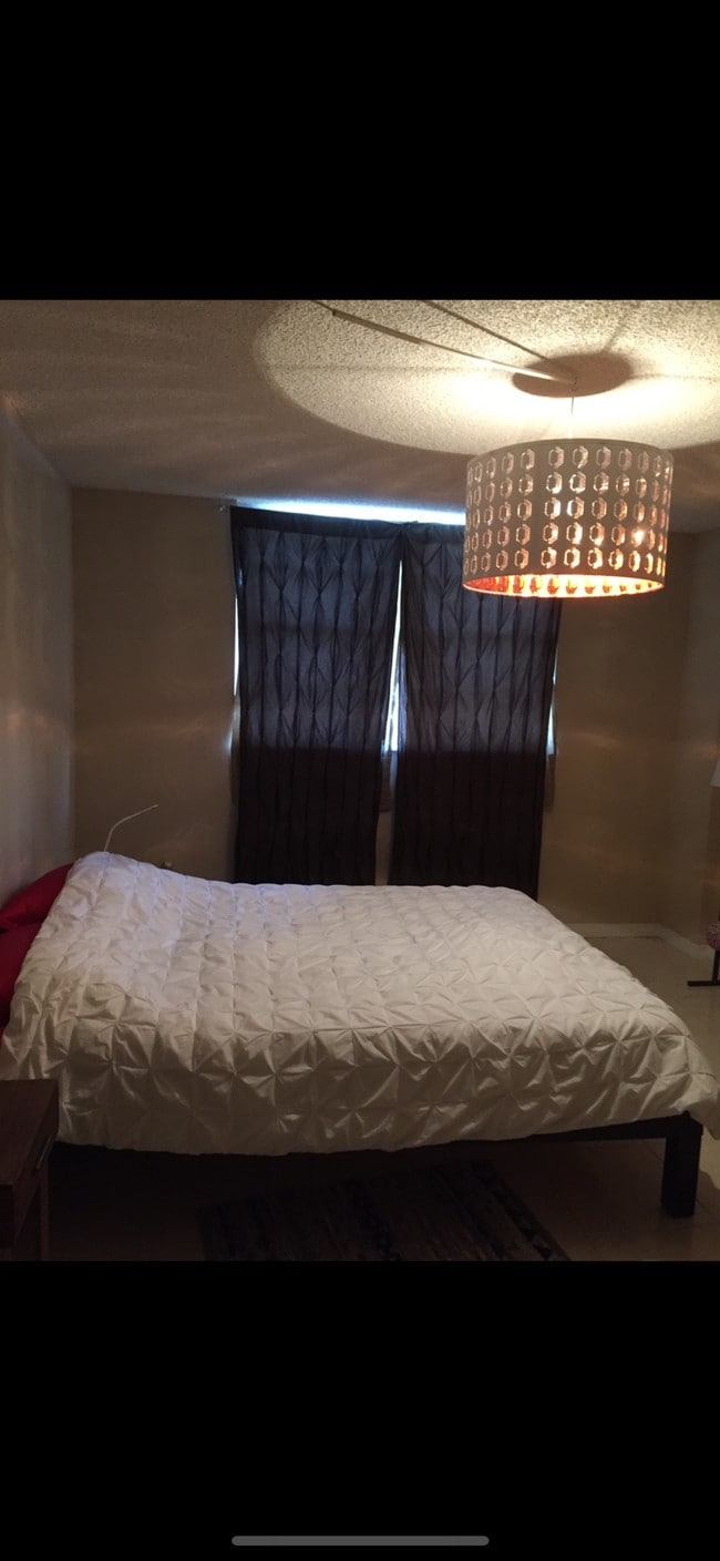 Dormitorio - 1251 NE 108th St
