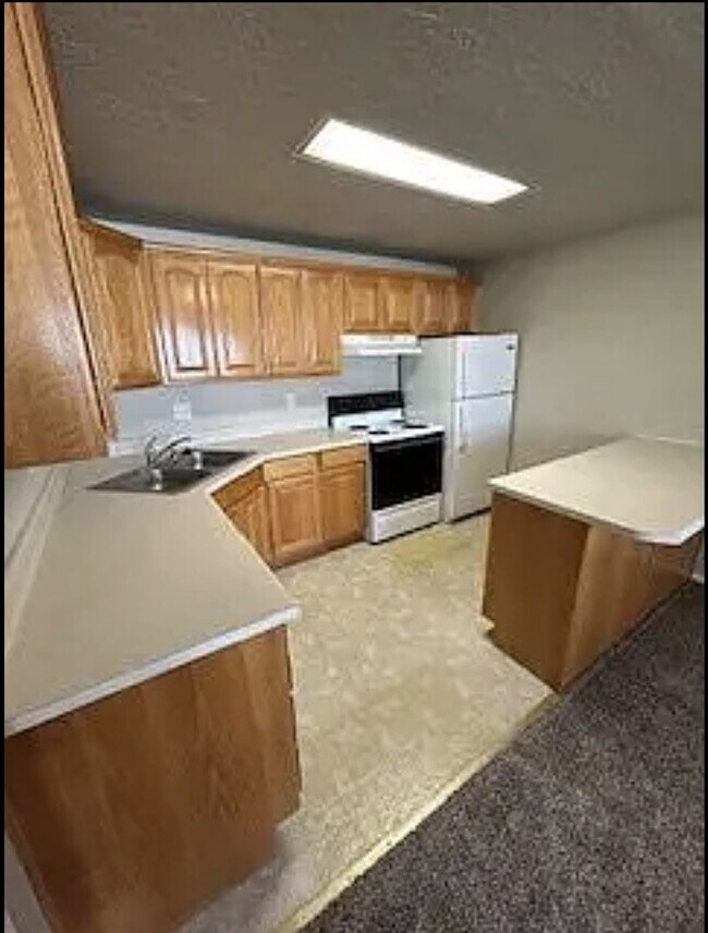 Foto del edificio - Springtree Gardens Condo