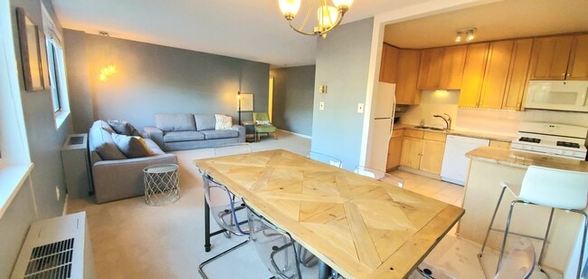 Foto del edificio - 3515 Washington Blvd