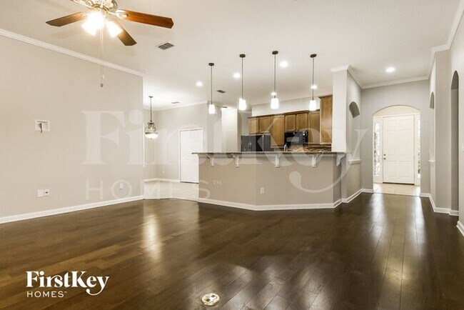 Building Photo - 664 Porta Rosa Circle