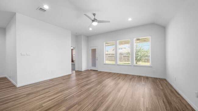 Foto del edificio - 1388 Grays Gully Dr