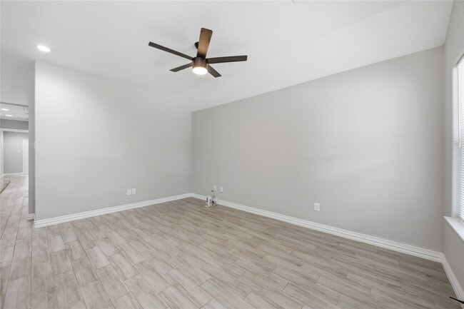 Building Photo - 3425 Mt Pleasant St