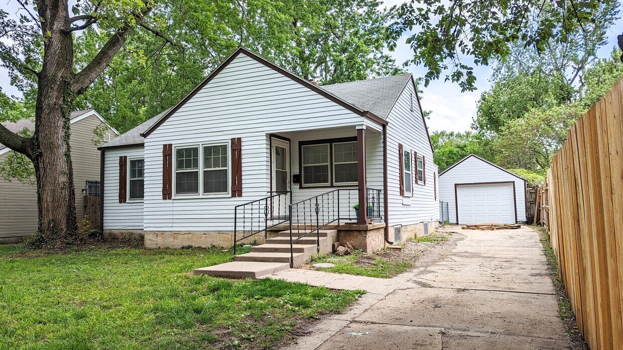 Primary Photo - 505 Bertrand St