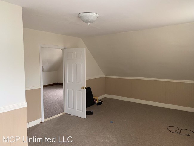 Building Photo - 51 Vinton St