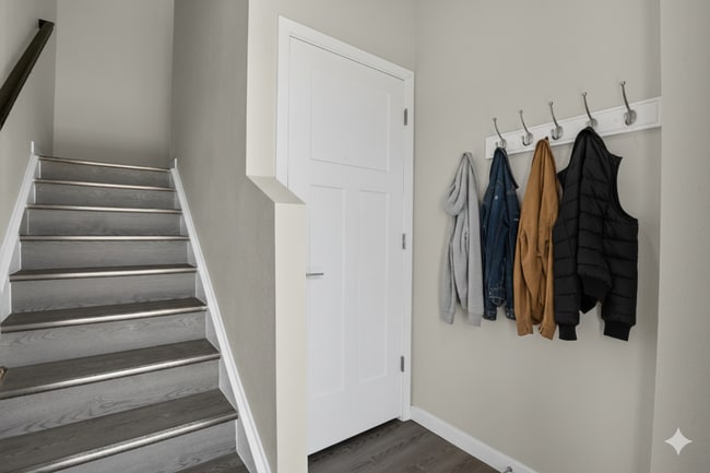 Interior Photo - Clover On Cascade