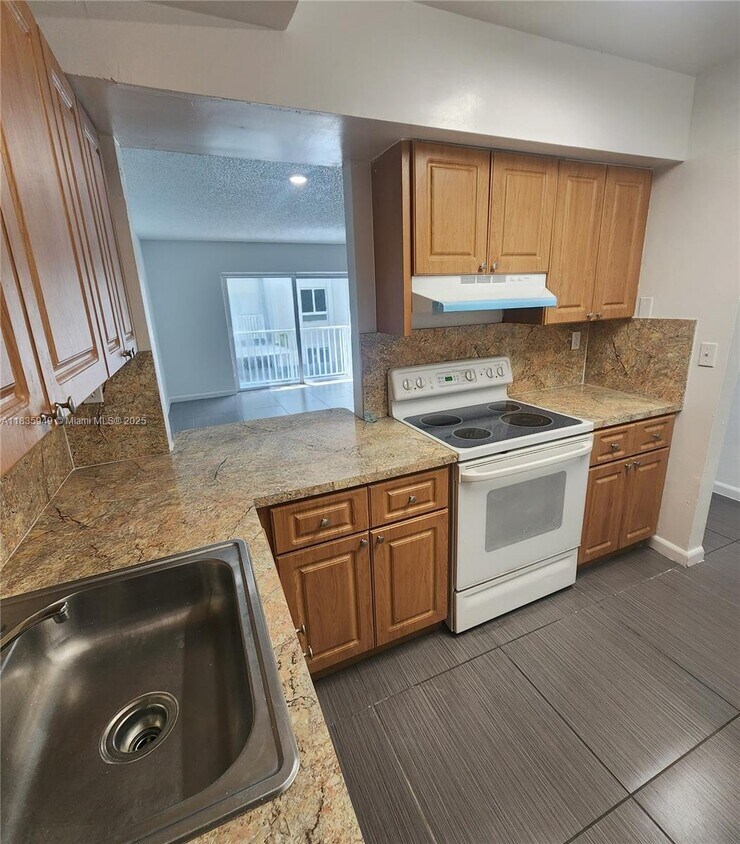 Foto principal - 11140 SW 196th St