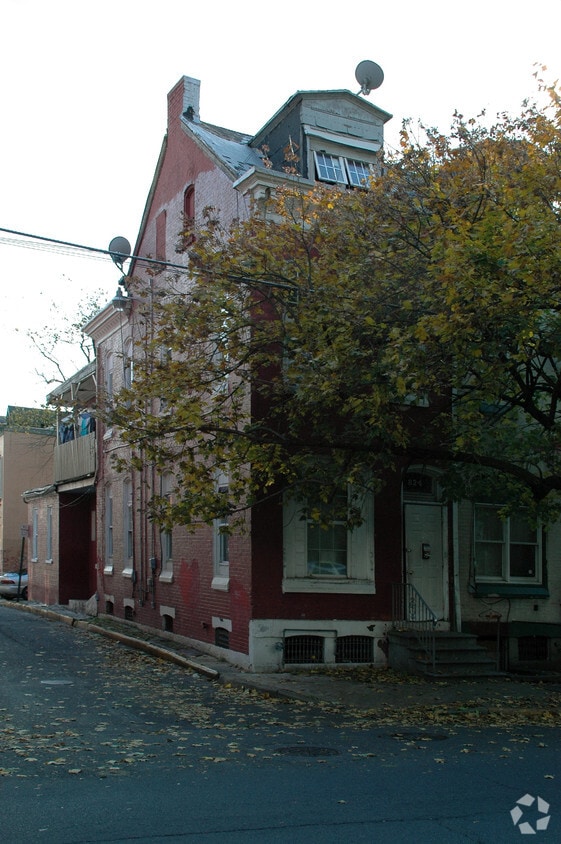 Foto principal - 824 Franklin St