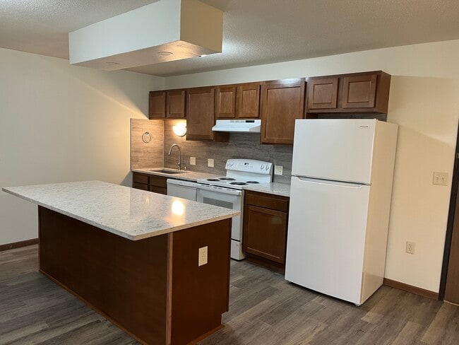 Building Photo - Fox Run Apartments