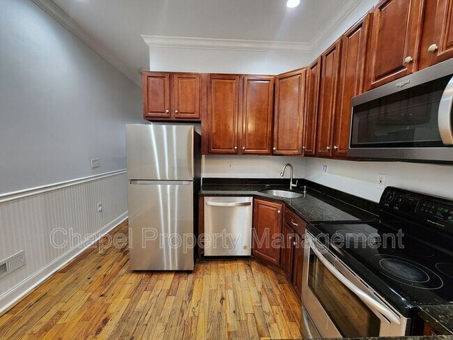 Foto del edificio - 3209 W Montgomery Ave
