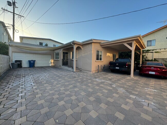 Foto del edificio - 2031 N Hoover St