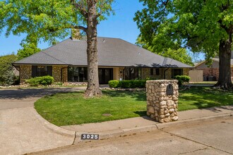 Building Photo - 3025 Pine Ridge Rd