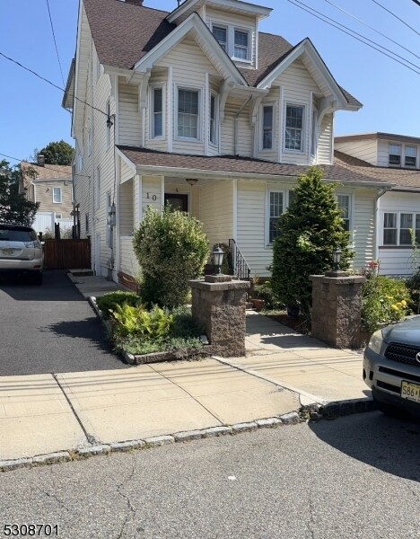 Primary Photo - 10 Edisonia Terrace