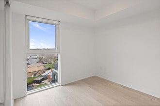 Building Photo - 480 Wilson Ave