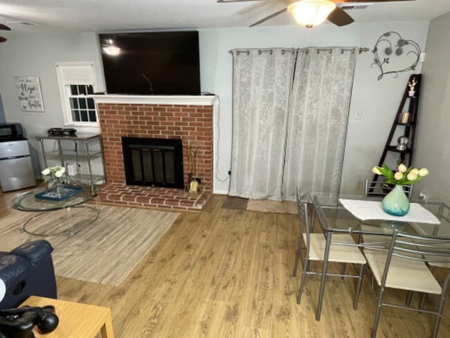 Foto del edificio - 8259 Cedar Landing Ct