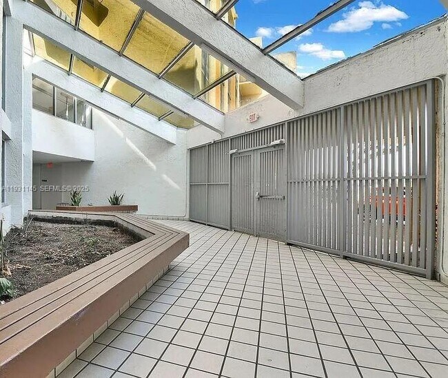 Foto del edificio - 11790 SW 18th St