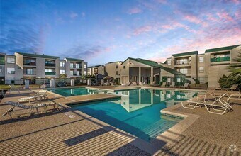 Building Photo - 2820 S Bartell Dr