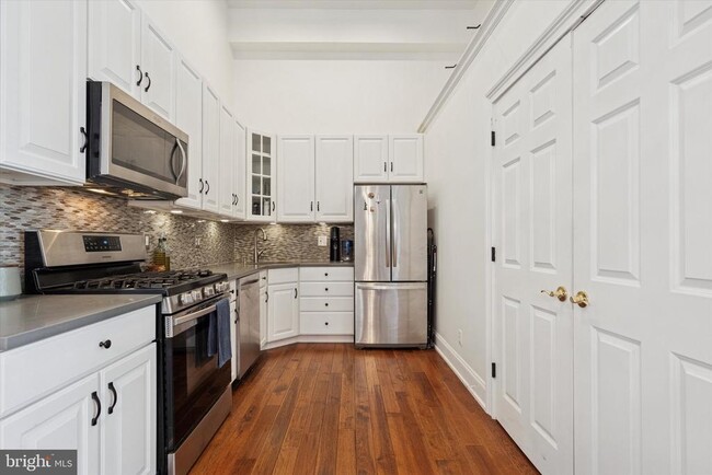 Foto del edificio - 246 Fitzwater St