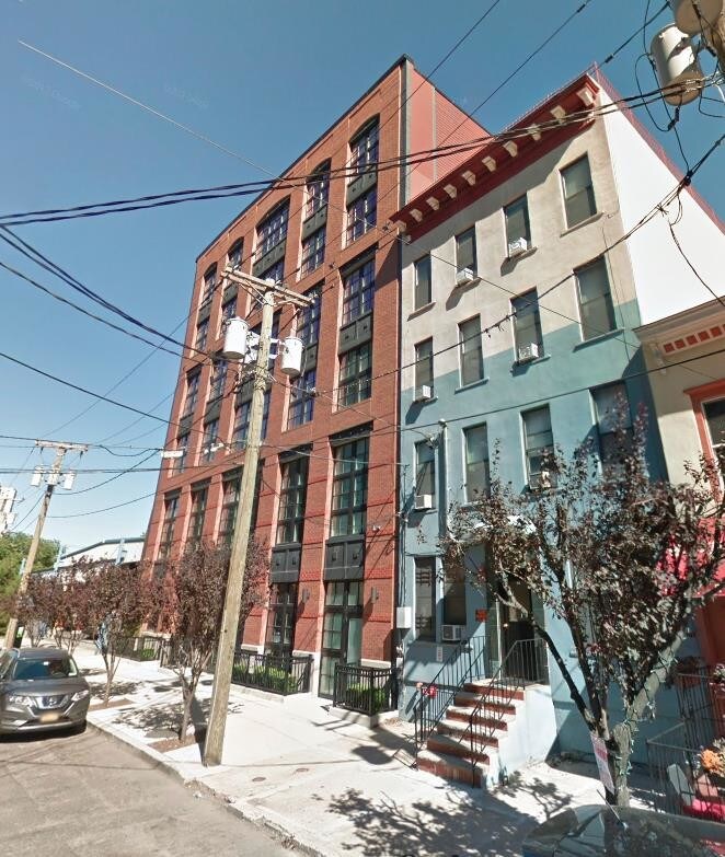 Foto principal - 1409 Grand St