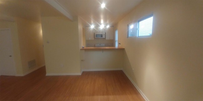 Building Photo - 56 Vernon St