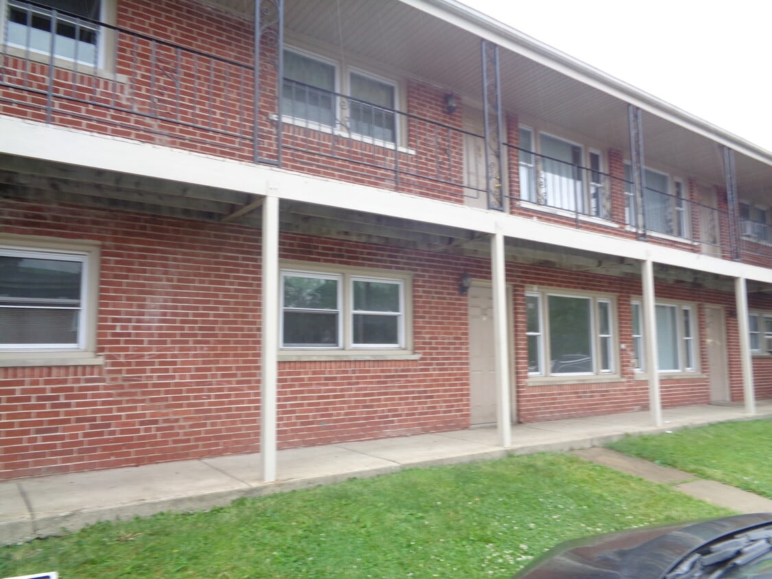 Primary Photo - 1340 N Main St