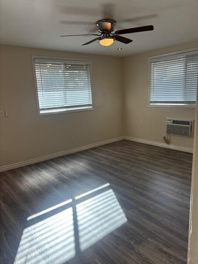 Foto del edificio - 3569 N E St