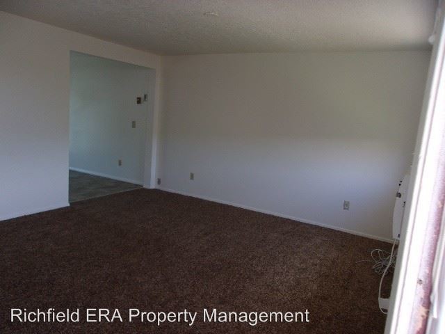 Building Photo - 350 S 400 W