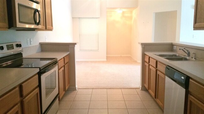 Foto del edificio - 2744 Golden Lake Loop