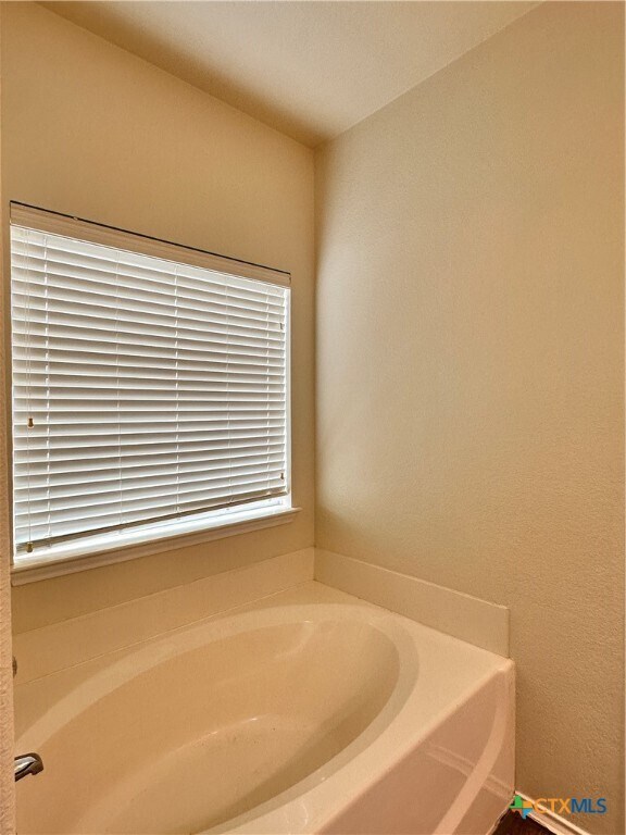 Foto del edificio - 2110 Northview Dr