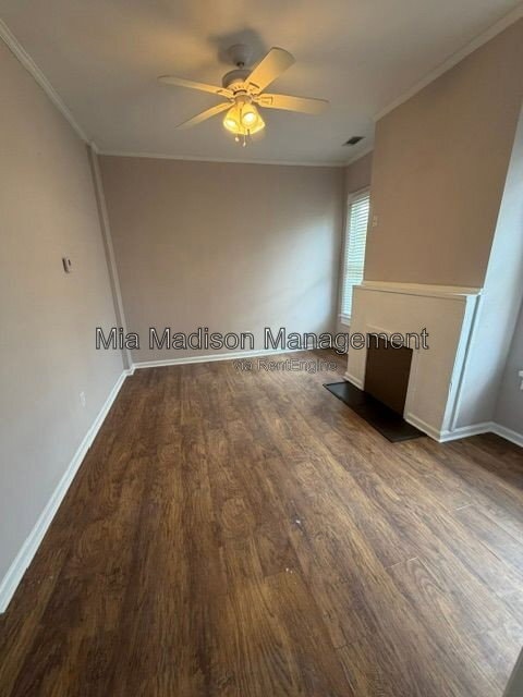 Building Photo - 305 W 39th St
