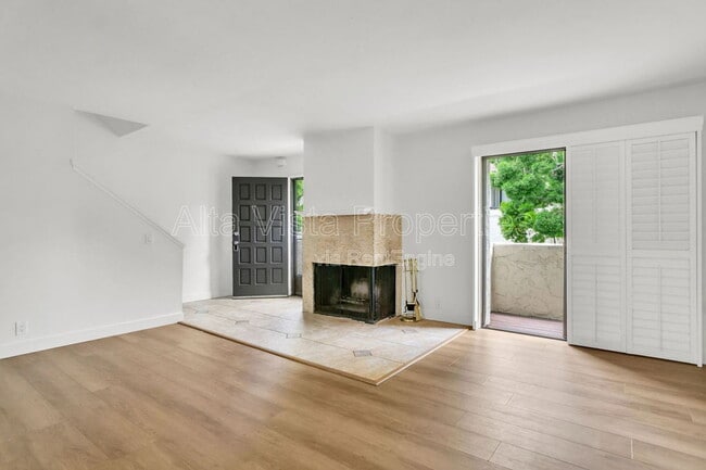 Building Photo - 6665 Canyon Rim Row