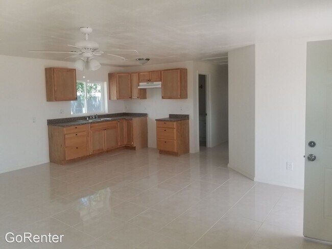 Foto del edificio - 2 br, 1 bath House - 13613 N Pablo St