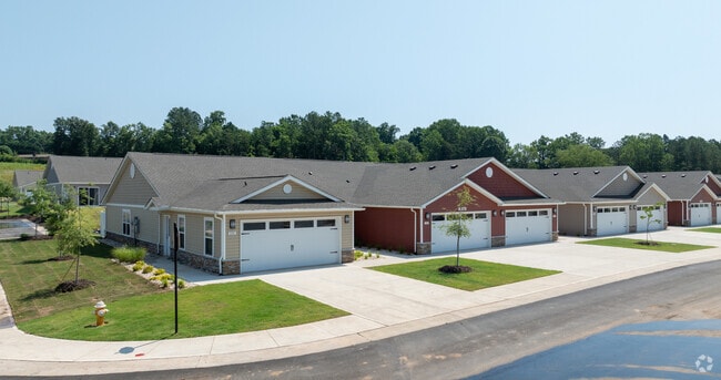 Building Photo - Redwood Hickory