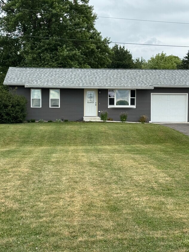 Primary Photo - 306 S Hemlock St