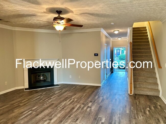 Building Photo - Great Home in a Great Location