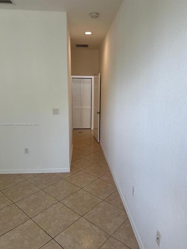 Building Photo - 11054 SW 237 Ln