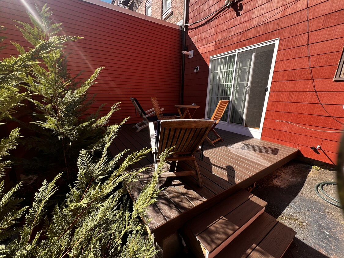 Primary Photo - 245 E St