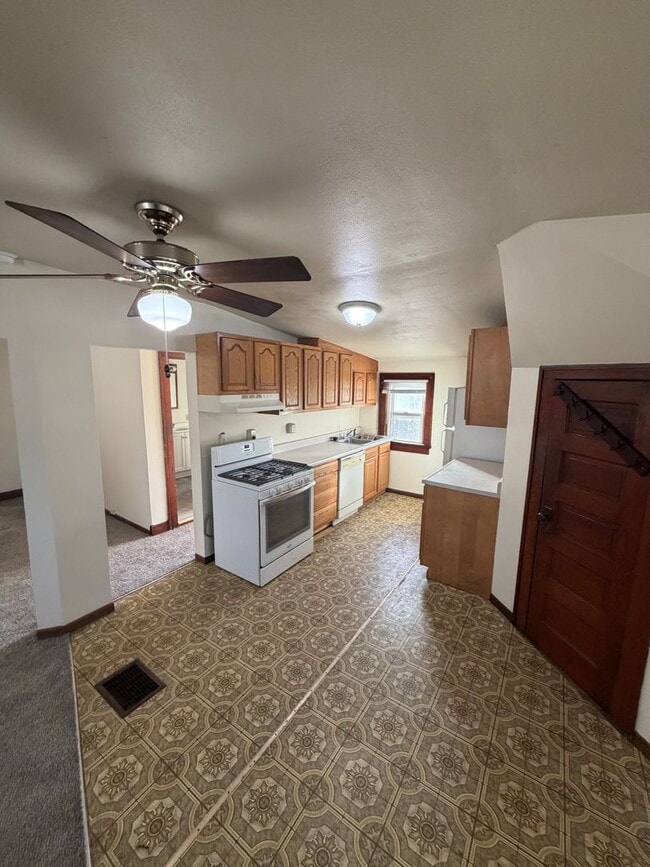 Foto del edificio - 614 Douglas Ave