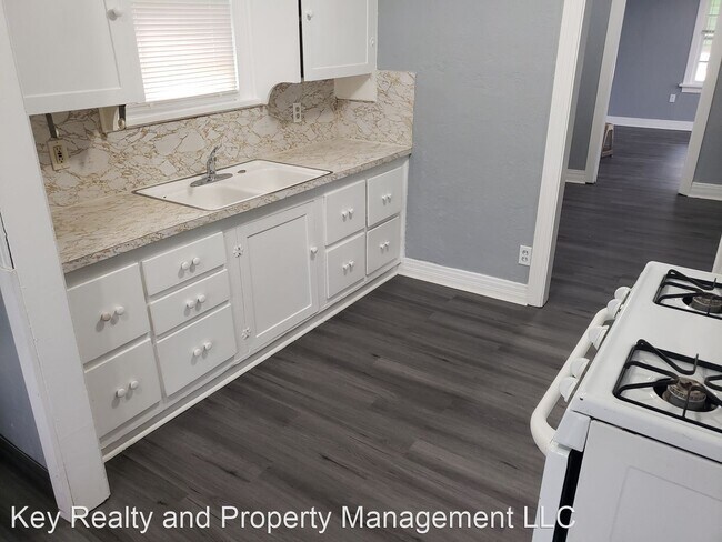 Foto del edificio - 1 br, 1 bath House - 3926 NW 13th St