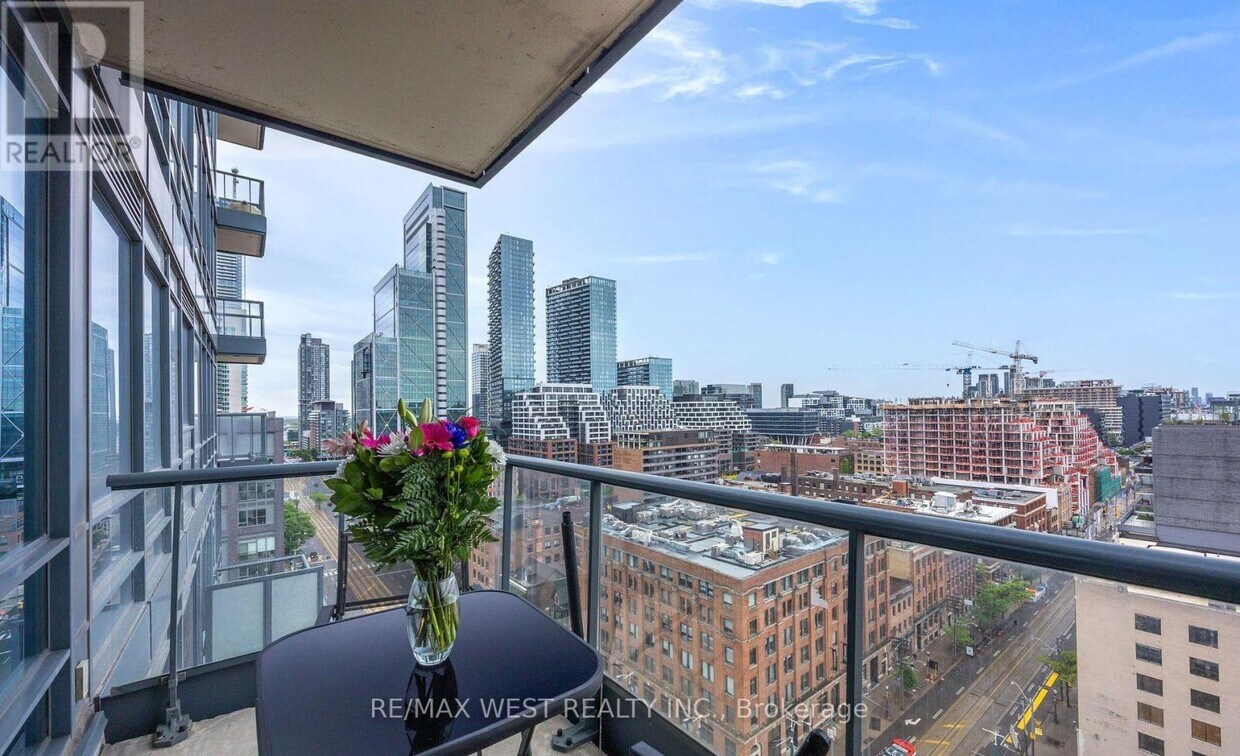 Photo principale - 438-1438 King St W