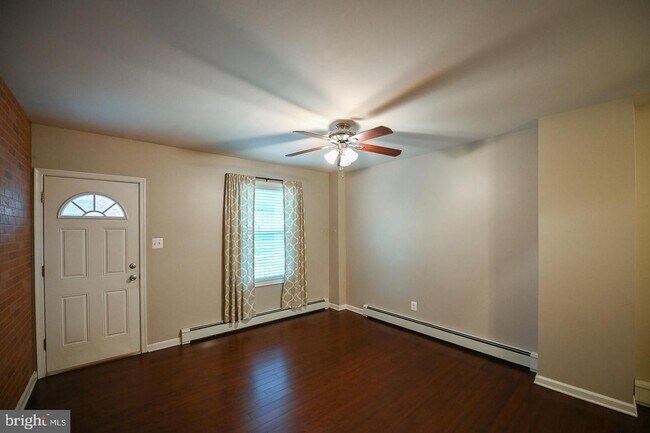 Foto del edificio - 5 Franklin Ave