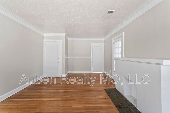 Foto del edificio - 5305 Charlotte St