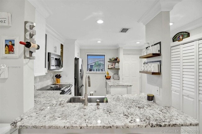 Foto del edificio - 9395 Boca Cove Cir