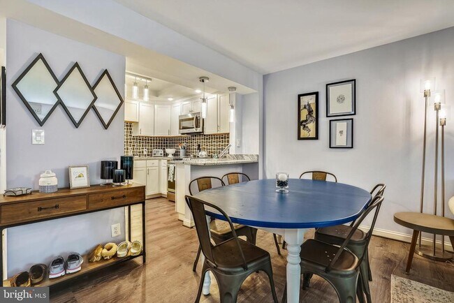 Foto del edificio - 7621 Provincial Dr