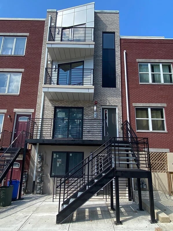 Primary Photo - 1254 S 45th St