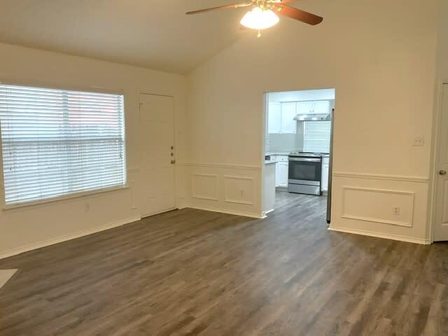 Building Photo - 2208 Woodland Oaks Dr