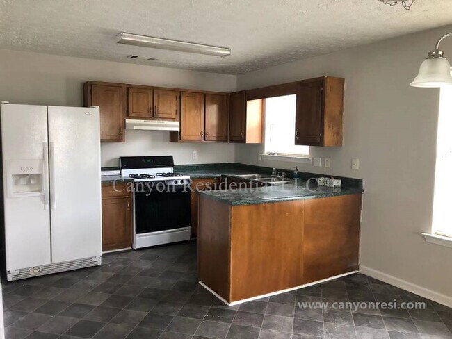 Foto del edificio - 4543 Latchwood Dr